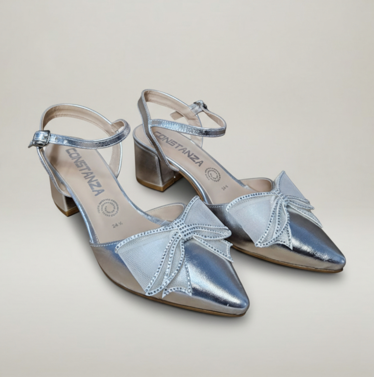 Zapatilla Lumière - Plateado | Tacón Bajo con Moño de Brillo